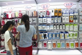 石獅日報數字報 充電寶種類多，選購要認準3C認證標志電子產品銷售升溫
