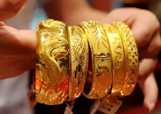 回顧:清潔工撿到300萬黃金飾品帶回家,被關(guān)9個(gè)月后直呼不撿了